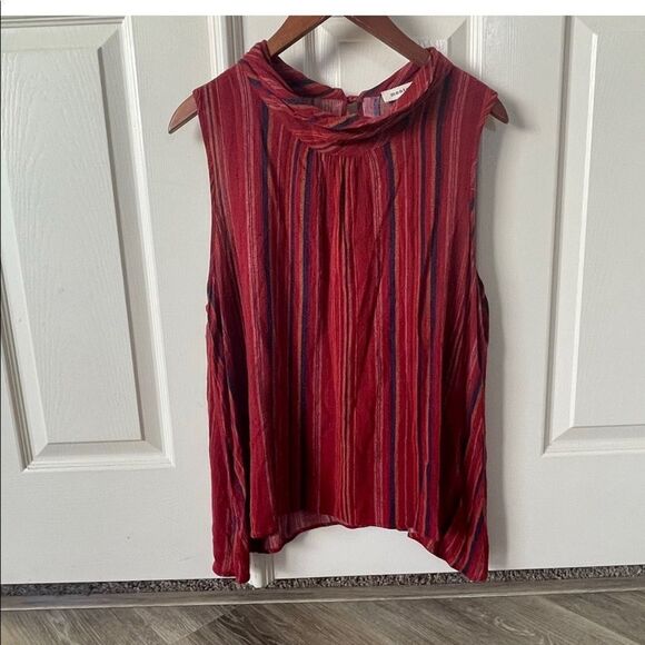 Monteau red striped collared sleeveless top - Picture 14 of 14